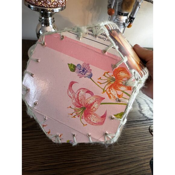 Vintage handmade crochet Christmas card basket, card bowl - Picture 6 of 6